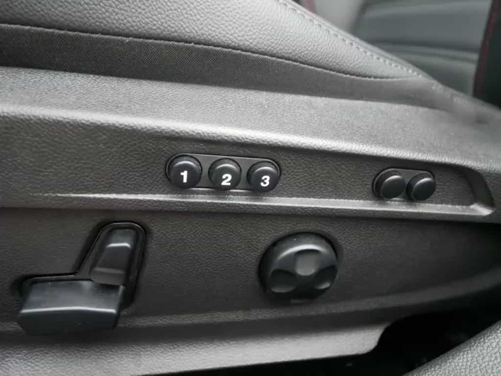 Alfa Romeo Giulia COMPETIZIONE 2.0 TURBO 16V 280 PS AT8 Q4 08/2023-photo-11