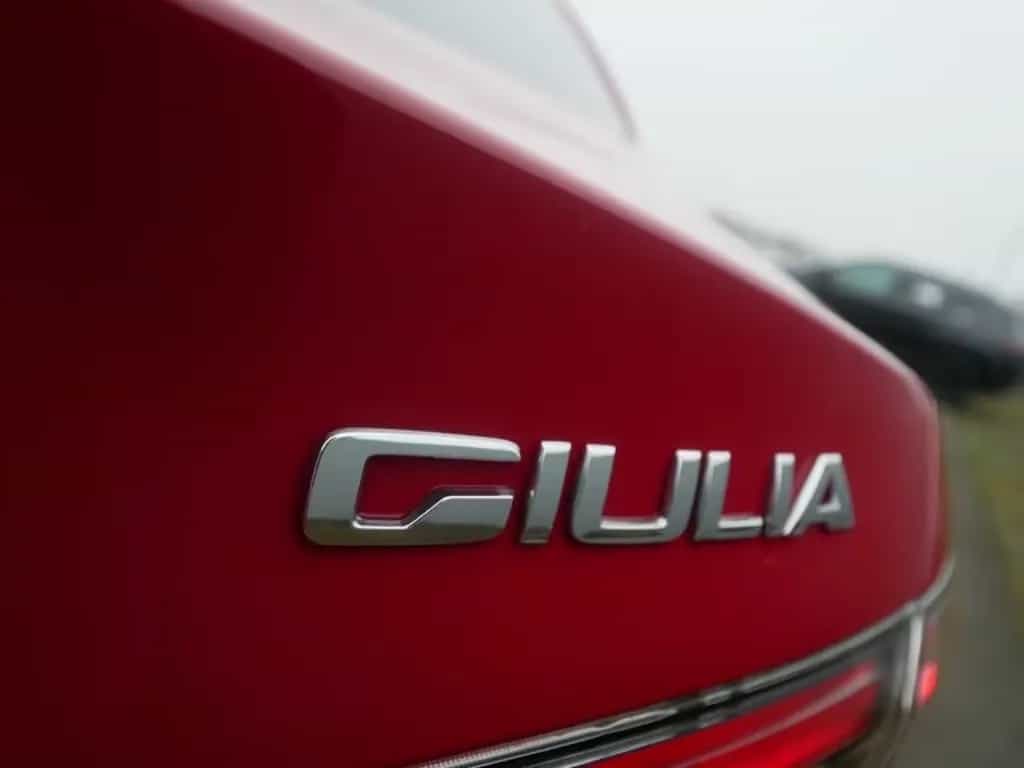 Alfa Romeo Giulia COMPETIZIONE 2.0 TURBO 16V 280 PS AT8 Q4 08/2023-photo-28