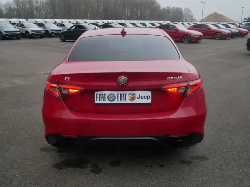 Alfa Romeo Giulia COMPETIZIONE 2.0 TURBO 16V 280 PS AT8 Q4 08/2023-photo-3