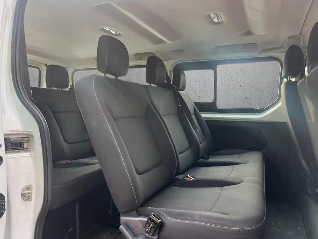 Renault Trafic Combi L2H1 Klima 9 Sitze AHK PDC 09/2016-photo-12