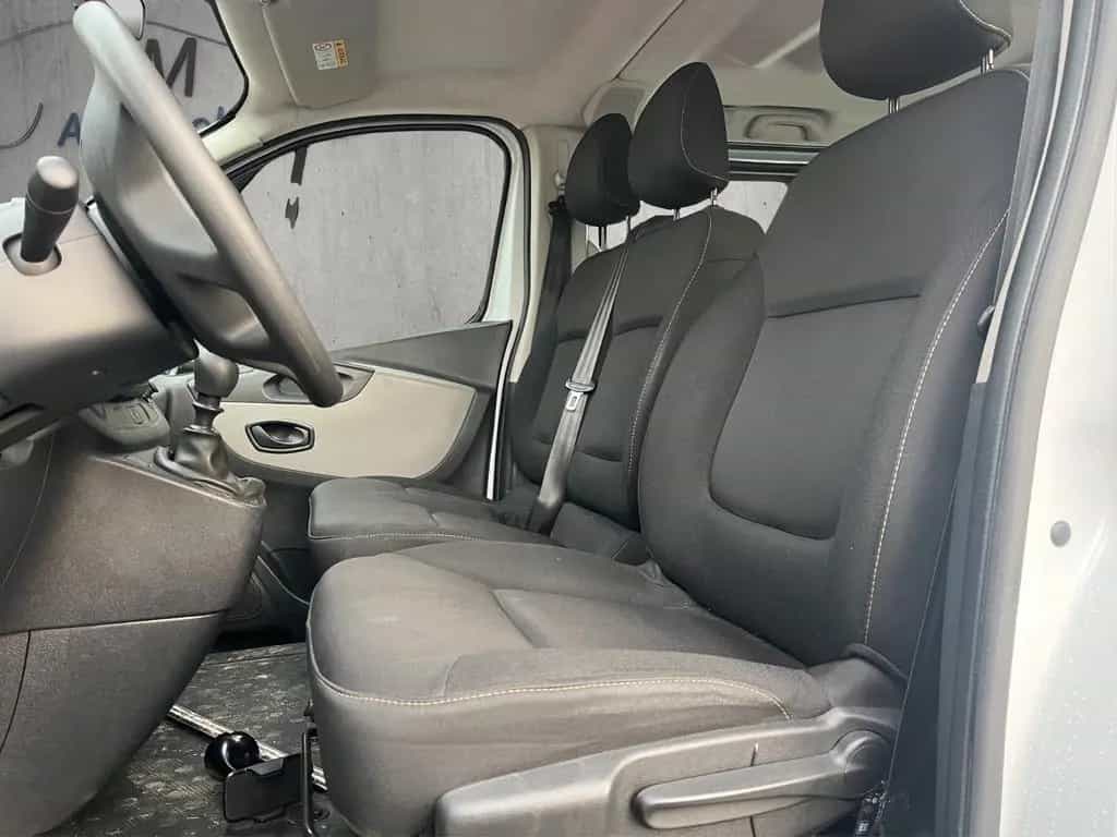 Renault Trafic Combi L2H1 Klima 9 Sitze AHK PDC 09/2016-photo-13
