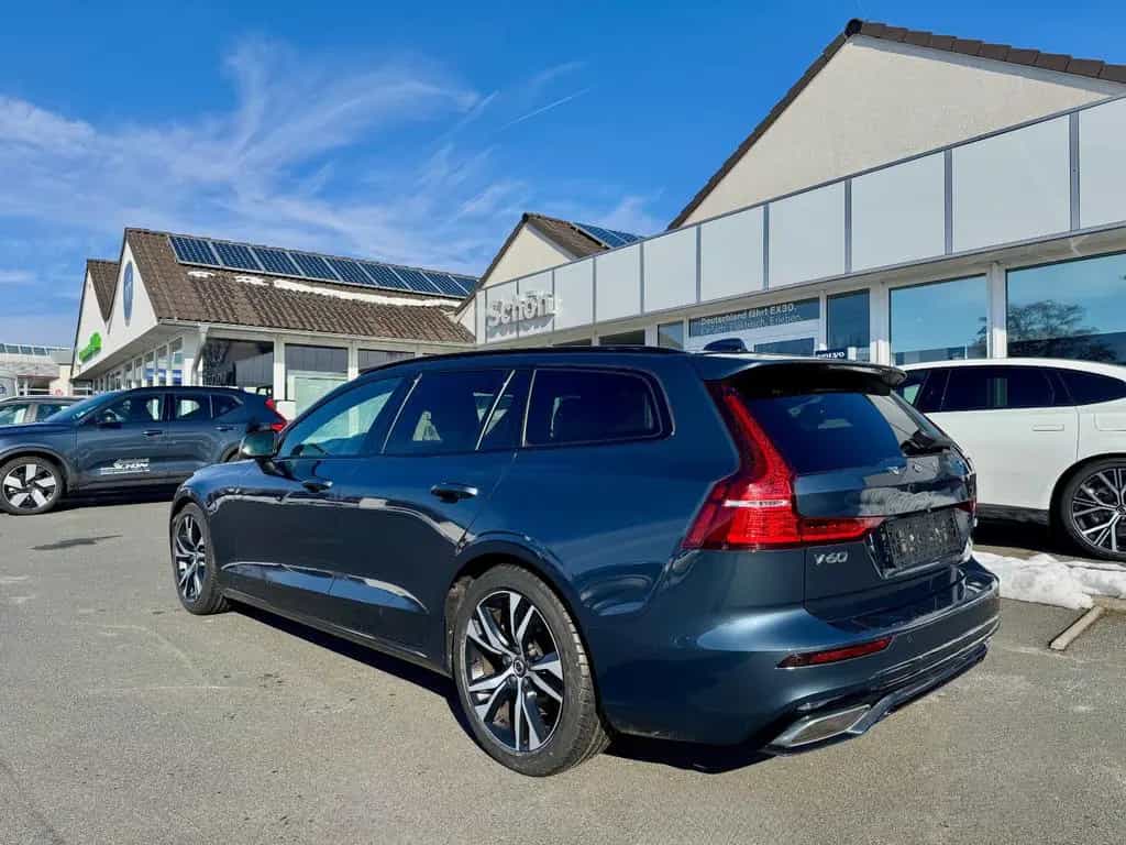 Volvo V60 B4 Diesel Kombi R-Design 8-Gang 01/2022-photo-1