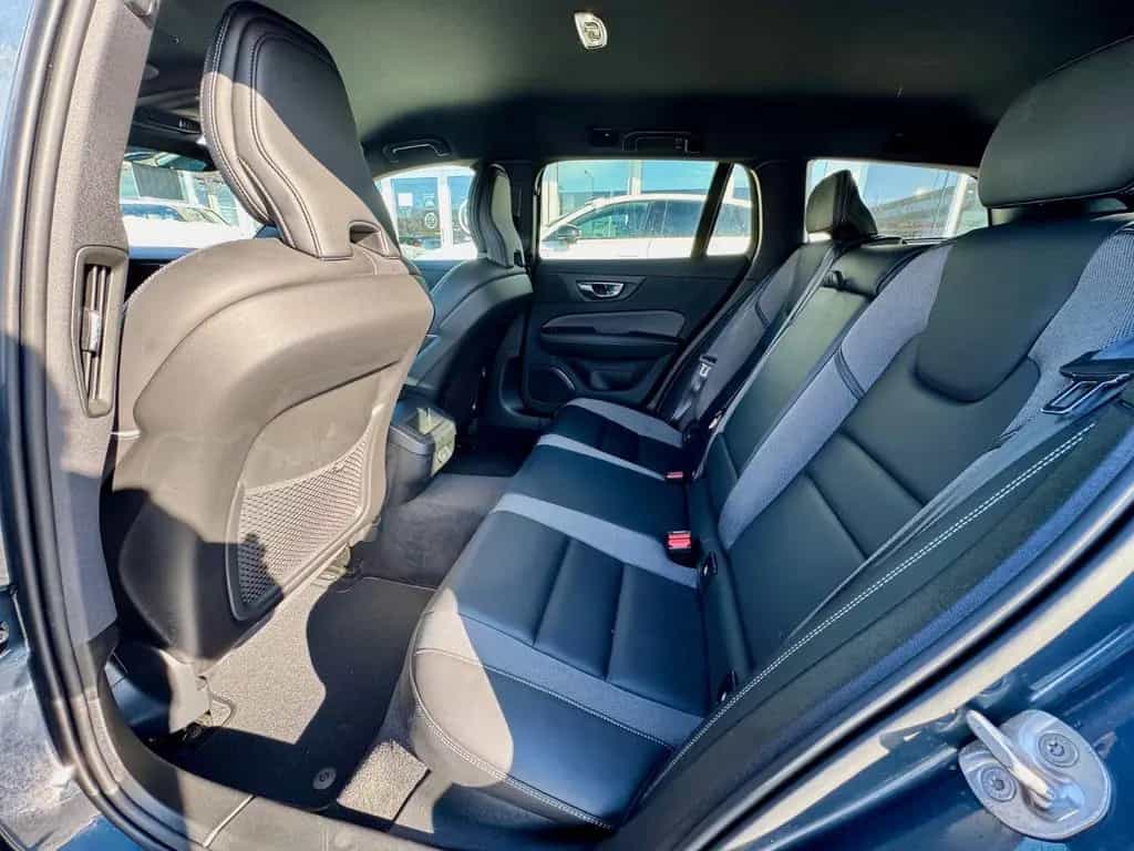 Volvo V60 B4 Diesel Kombi R-Design 8-Gang 01/2022-photo-7