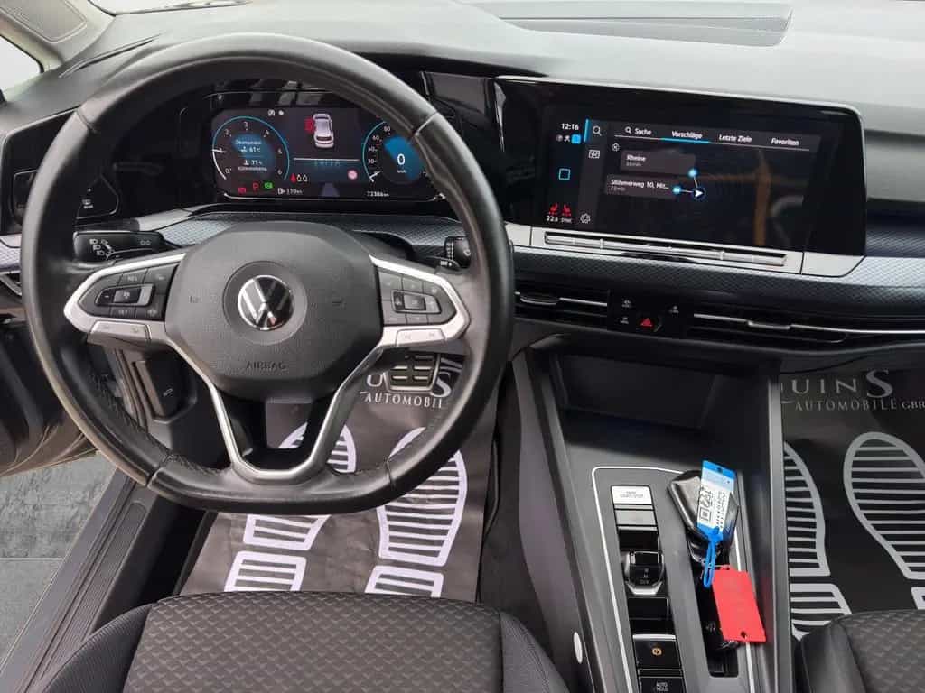 Volkswagen Golf VIII Lim. United 1 Hand Navi MwSt 72500km 05/2021-photo-3