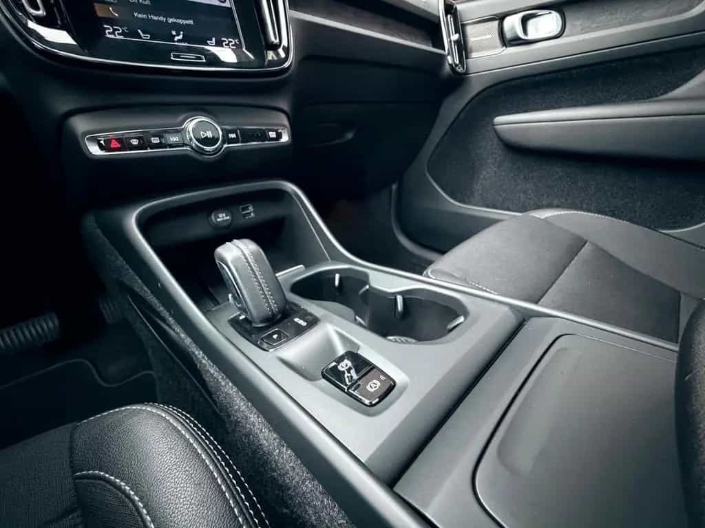Volvo XC40 Momentum AHK*PANO*LED 12/2018-photo-18