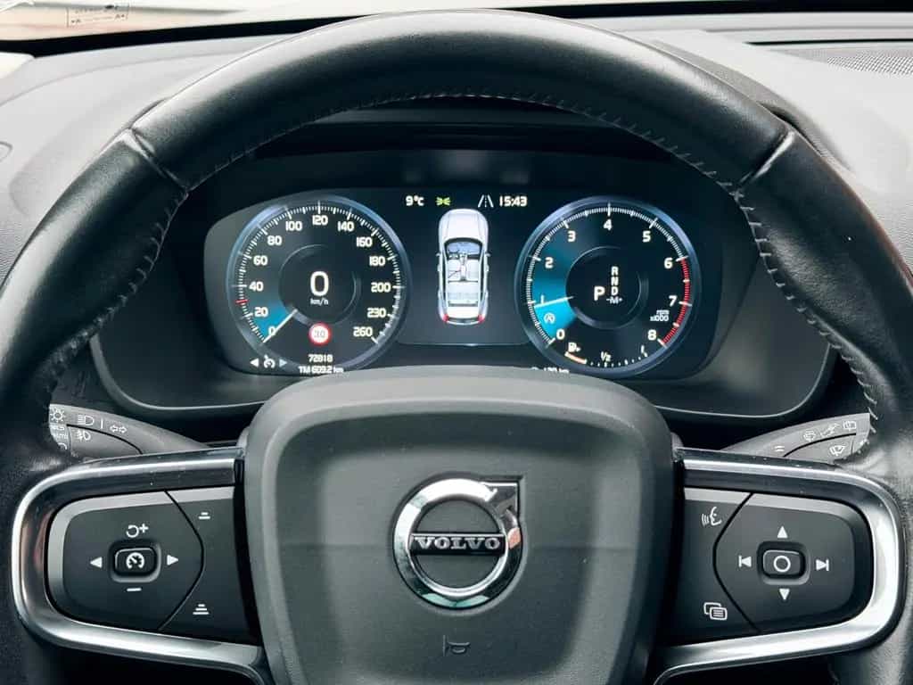 Volvo XC40 Momentum AHK*PANO*LED 12/2018-photo-19
