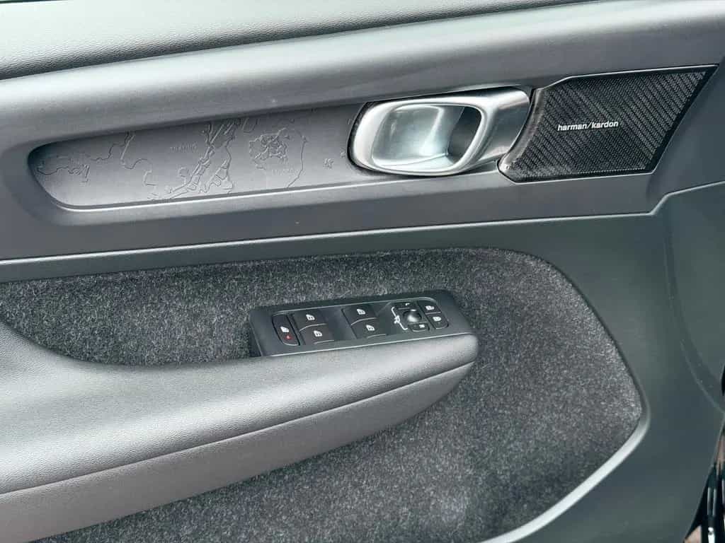 Volvo XC40 Momentum AHK*PANO*LED 12/2018-photo-20
