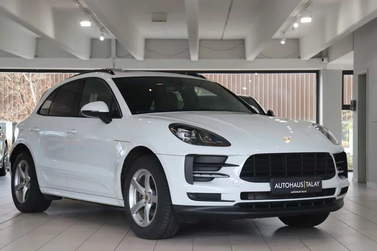 Porsche Macan 08/2021-photo-0