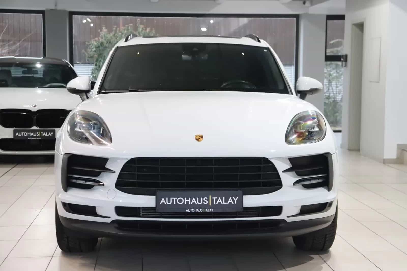 Porsche Macan 08/2021-photo-1