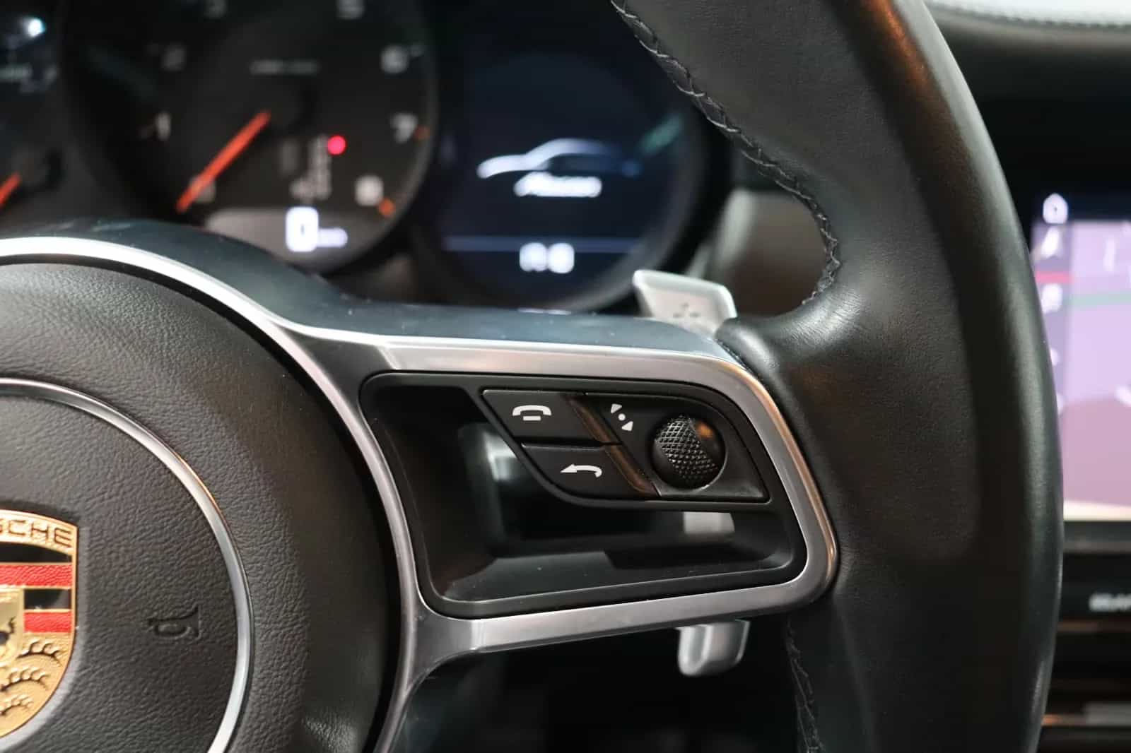 Porsche Macan 08/2021-photo-13