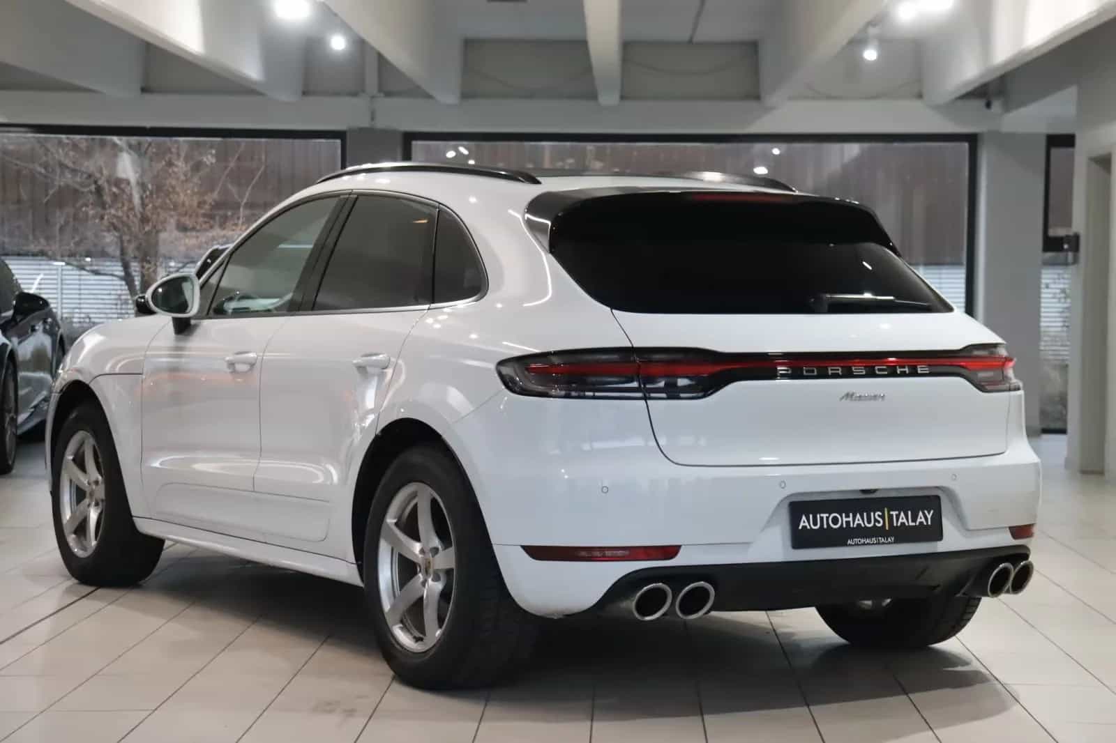 Porsche Macan 08/2021-photo-2