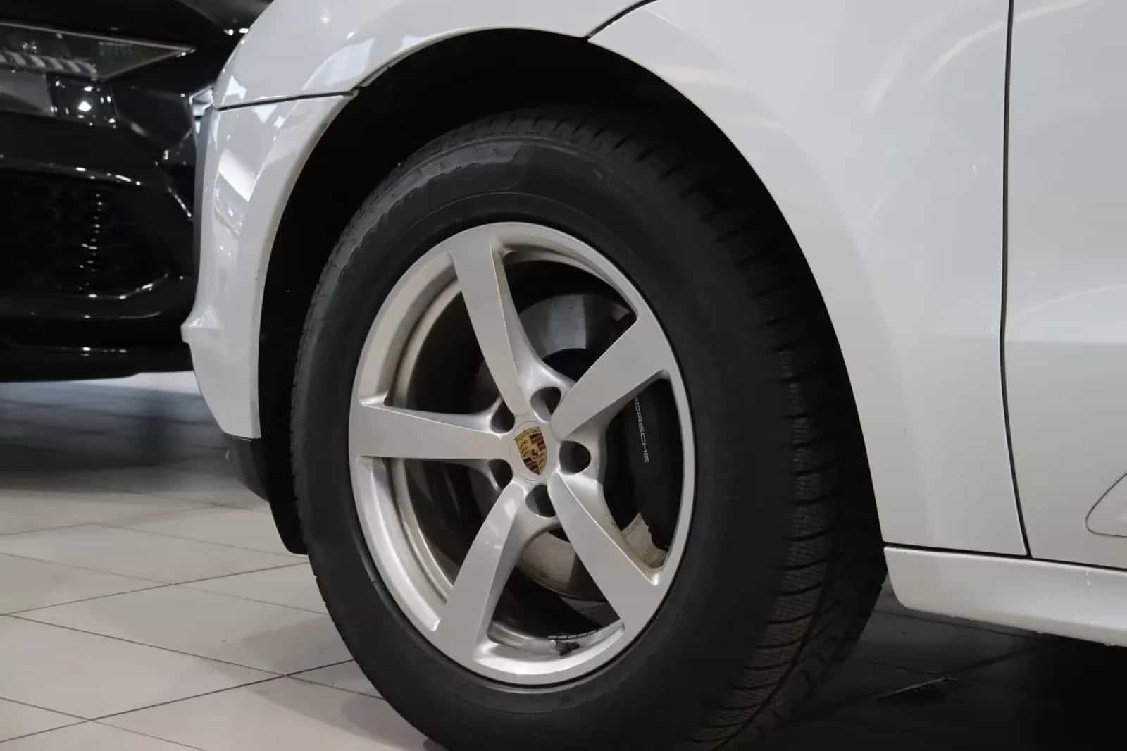 Porsche Macan 08/2021-photo-3