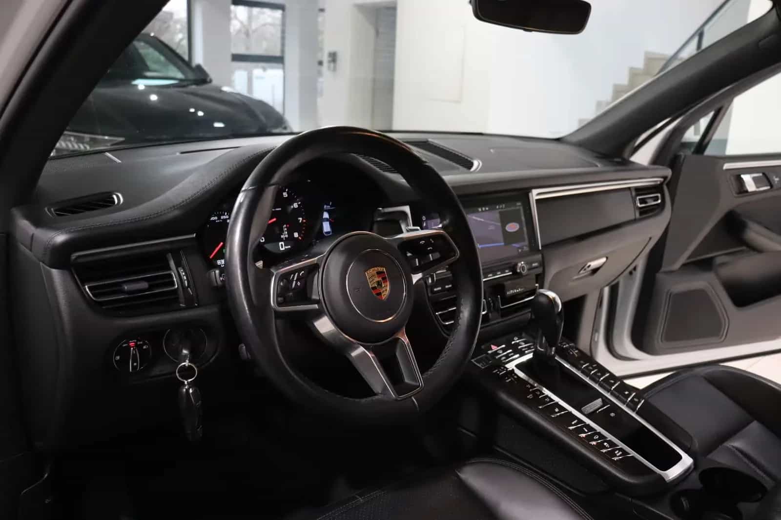 Porsche Macan 08/2021-photo-6