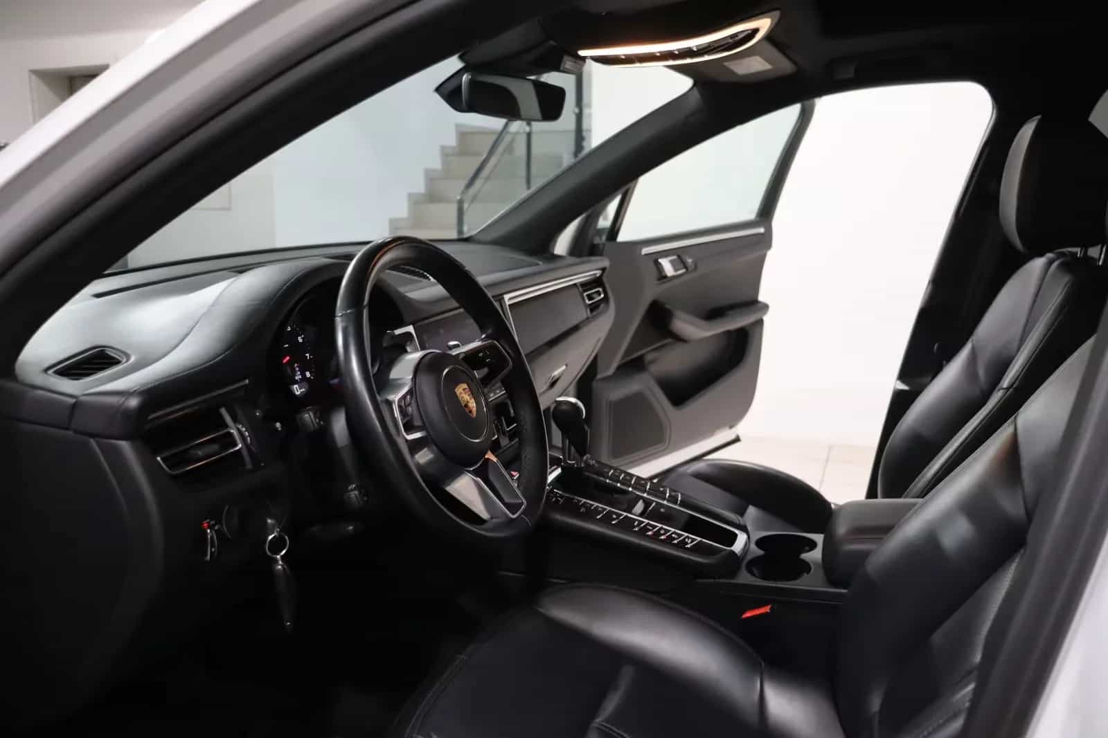 Porsche Macan 08/2021-photo-8