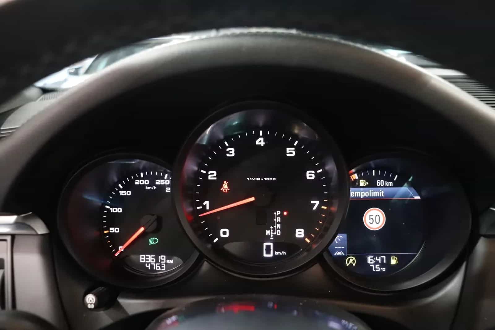 Porsche Macan 08/2021-photo-9