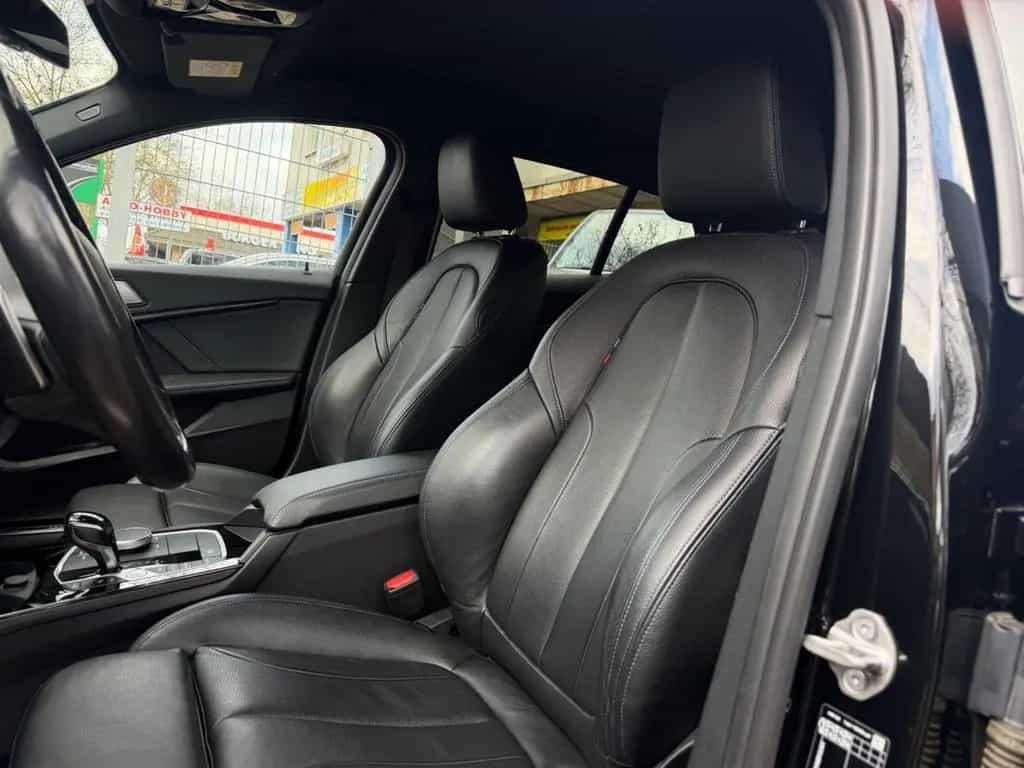 BMW M135 i xDrive Limousine / HEAD UP - LEDER 04/2021-photo-8