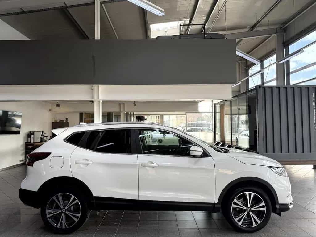 Nissan Qashqai 1.3 DIG-T DCT N-Connecta Pano. 360 AHK 12/2019-photo-2