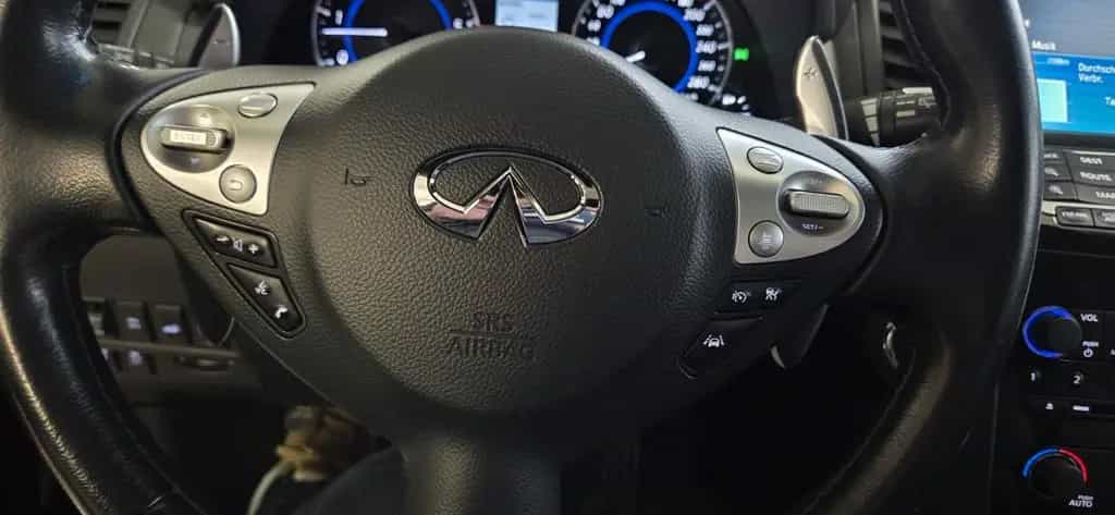 Infiniti QX70 3.0 d S Design 02/2016-photo-17