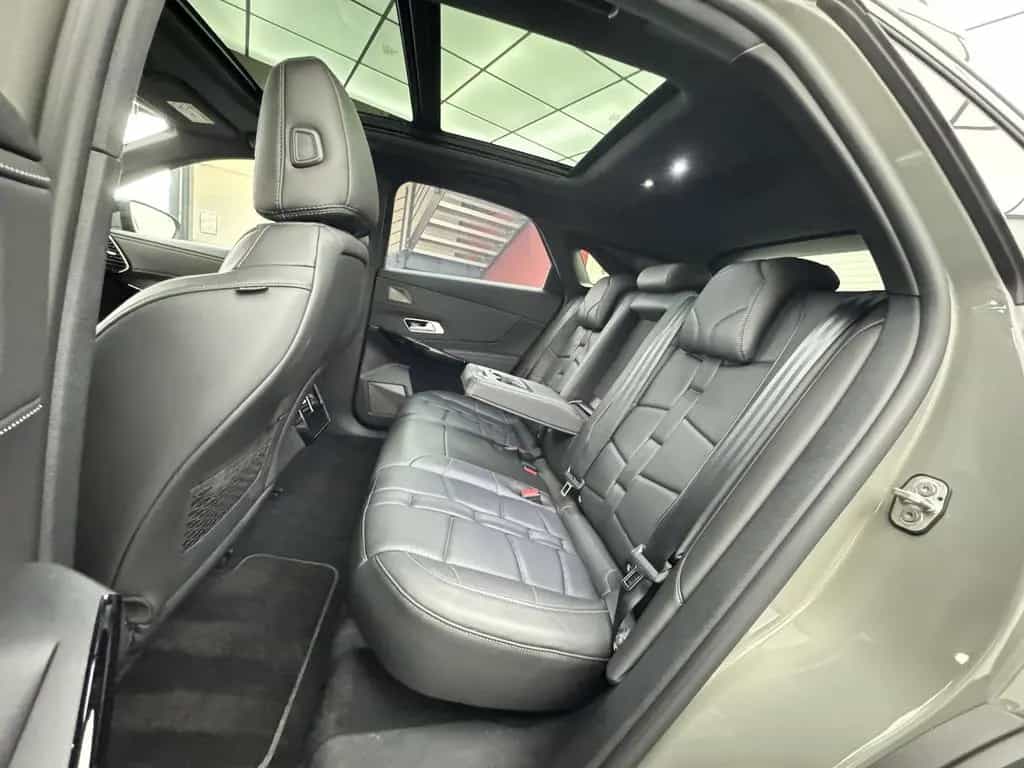 DS Automobiles DS7 (Crossback) DS7 Blue HDI 130 Étoile LED Nachtsicht Pano 03/2025-photo-15
