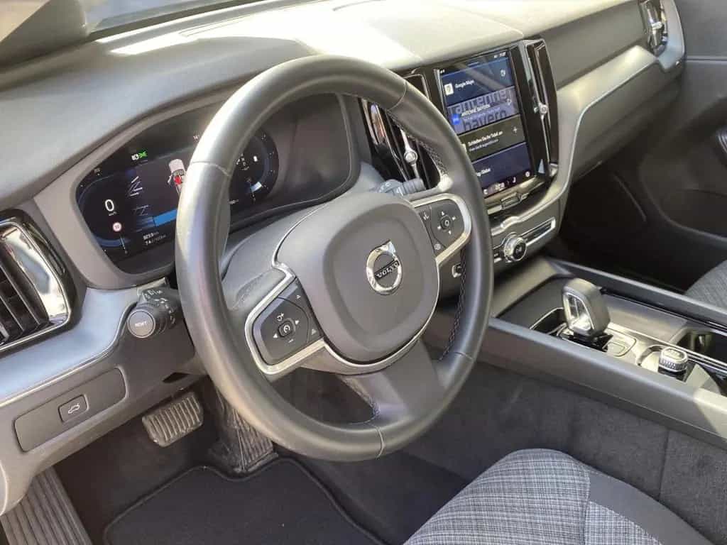 Volvo XC 60 Core 2WD Bluetooth Navi LED Klima Standhzg 02/2023-photo-11