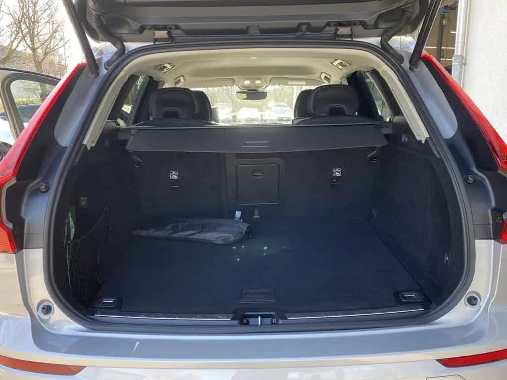 Volvo XC 60 Core 2WD Bluetooth Navi LED Klima Standhzg 02/2023-photo-21