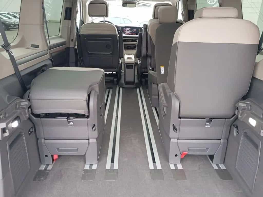 Volkswagen Transporter Multivan 2.0 TDI DSG Navi IQ.Light FrontAssis 10/2025-photo-5