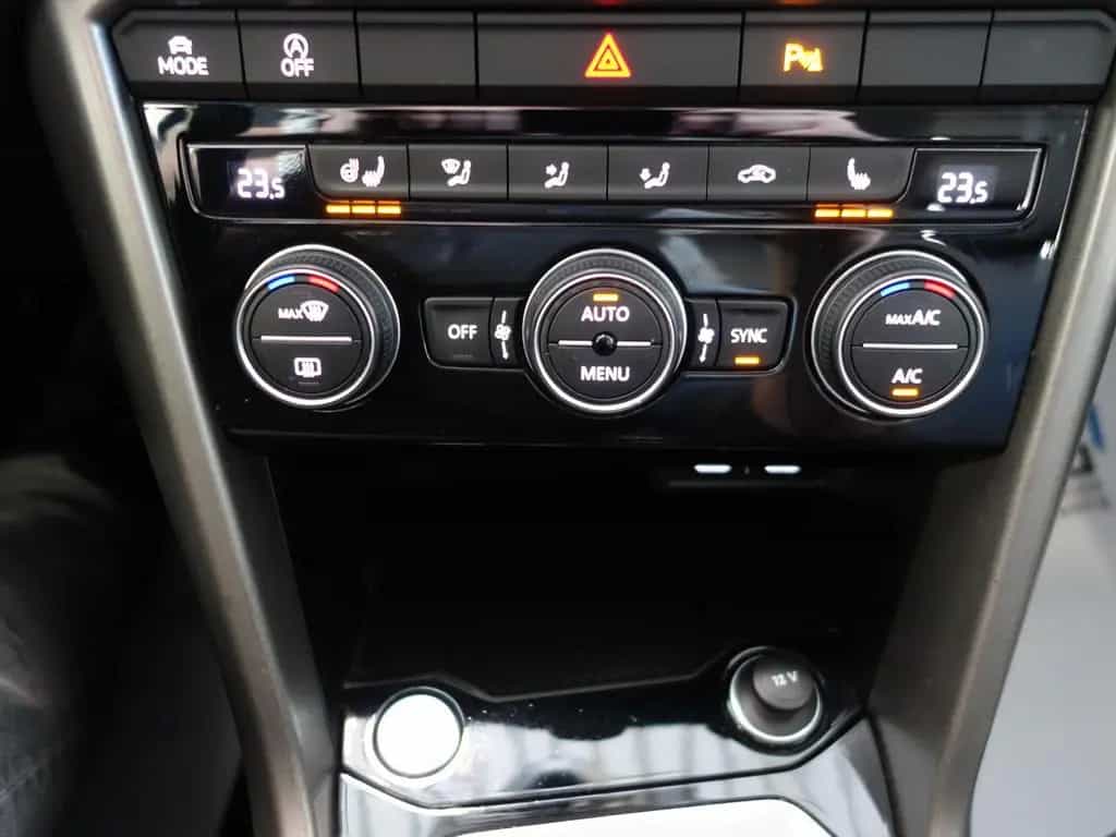 Volkswagen T-Roc 2.0 TDI Style/TEAM/1-HAND/KAMERA/CarPlay 12/2021-photo-39