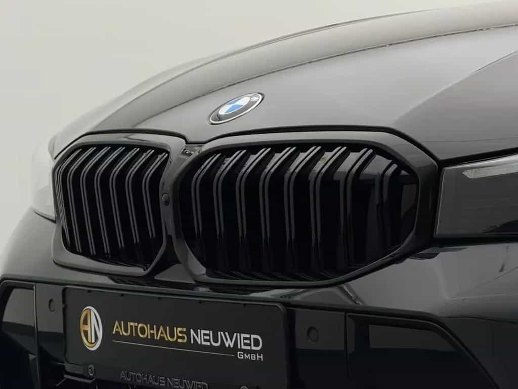 BMW 3 Series 330i Touring xDrive M Sport +LED-SW+CAM+ACC+ 11/2024-photo-12