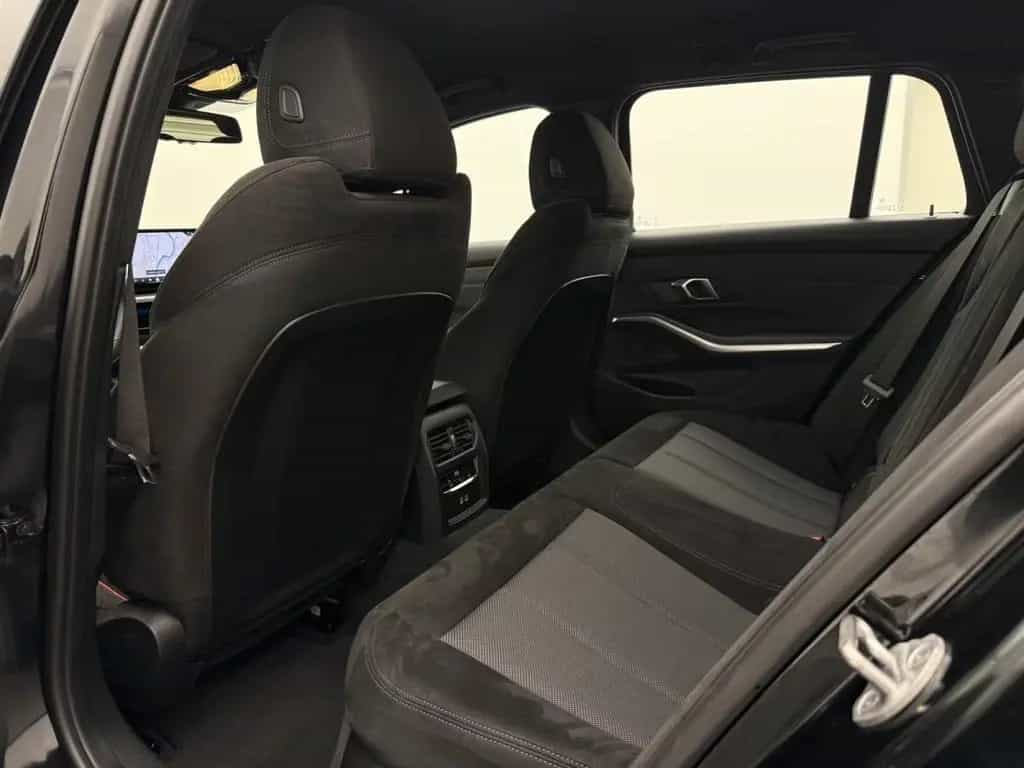 BMW 3 Series 330i Touring xDrive M Sport +LED-SW+CAM+ACC+ 11/2024-photo-19