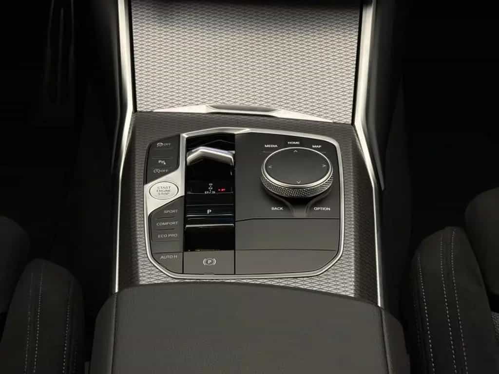 BMW 3 Series 330i Touring xDrive M Sport +LED-SW+CAM+ACC+ 11/2024-photo-26