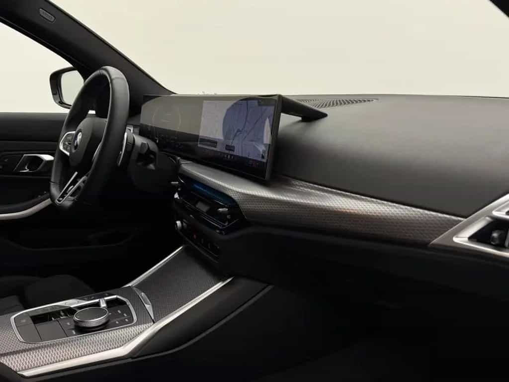 BMW 3 Series 330i Touring xDrive M Sport +LED-SW+CAM+ACC+ 11/2024-photo-32