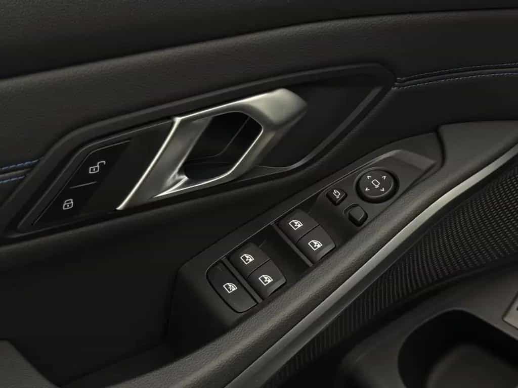BMW 3 Series 330i Touring xDrive M Sport +LED-SW+CAM+ACC+ 11/2024-photo-35