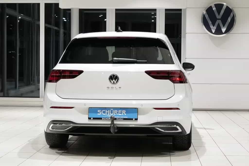 Volkswagen Golf VIII 2.0TDI DSG Active AHK Pano Matrix HuD 01/2023-photo-2