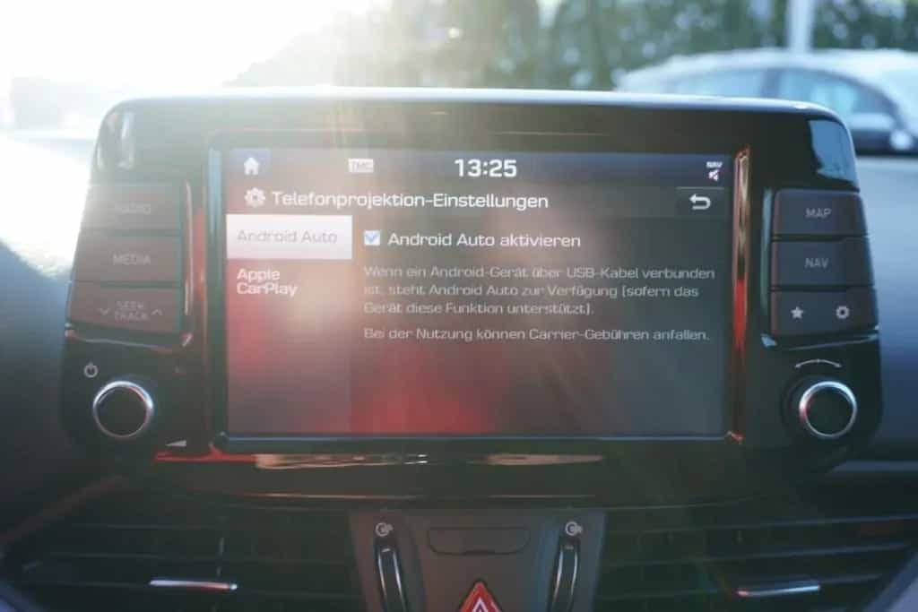 Hyundai i30 Kombi 1.4 T-GDI Premium LED Navi ACC Leder 08/2017-photo-28