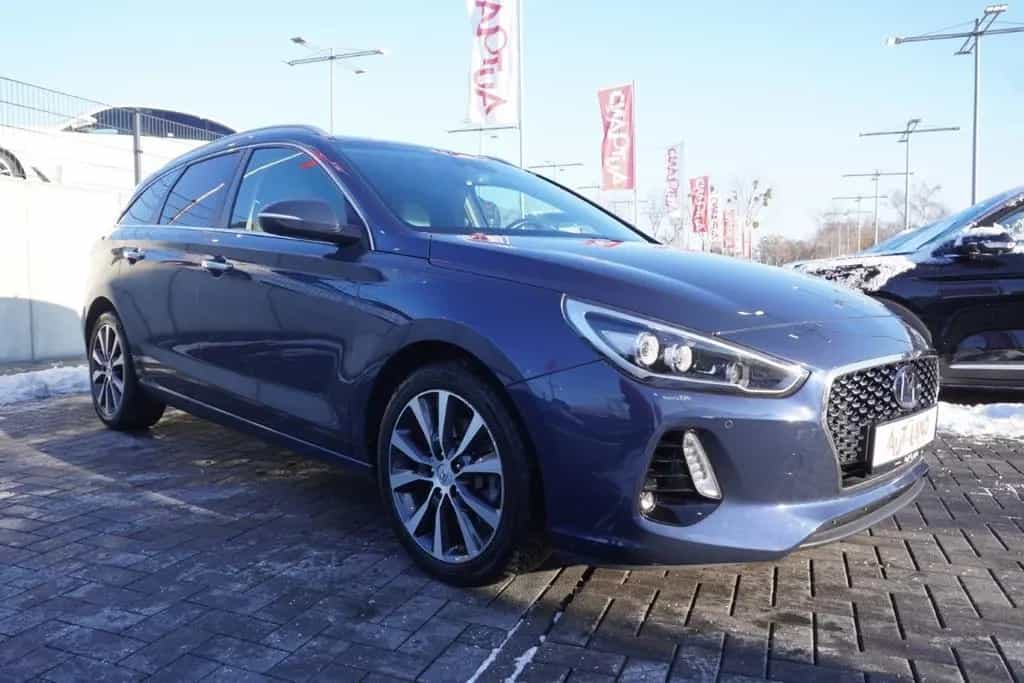 Hyundai i30 Kombi 1.4 T-GDI Premium LED Navi ACC Leder 08/2017-photo-5