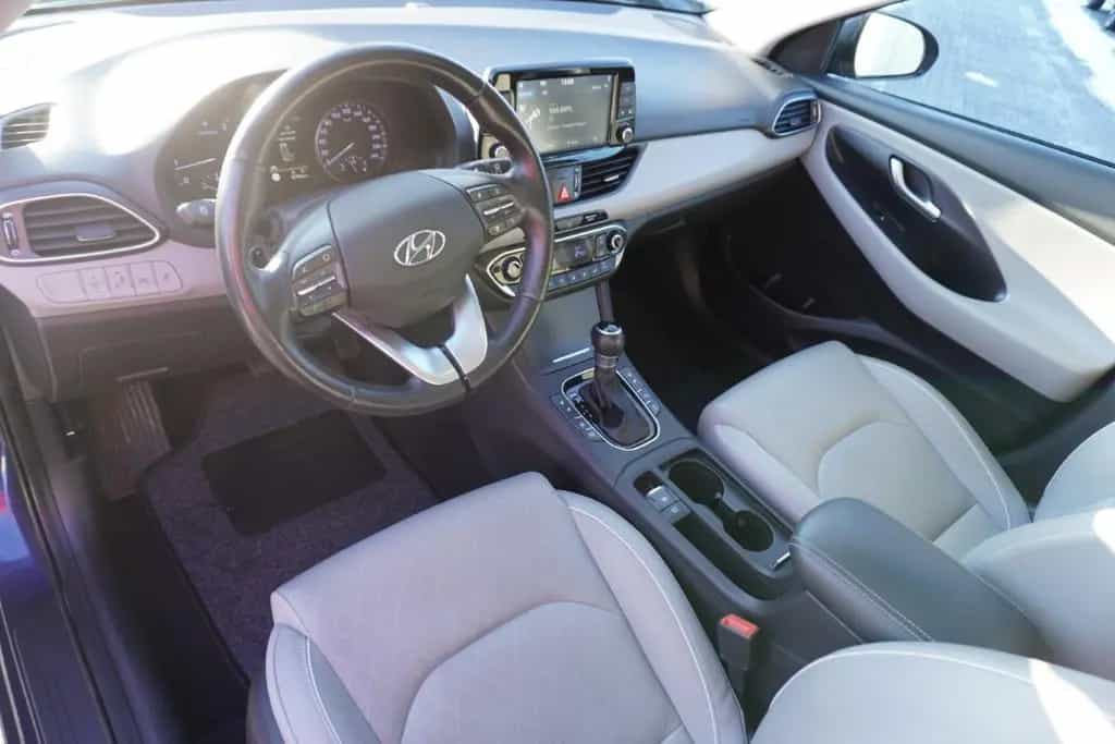 Hyundai i30 Kombi 1.4 T-GDI Premium LED Navi ACC Leder 08/2017-photo-8