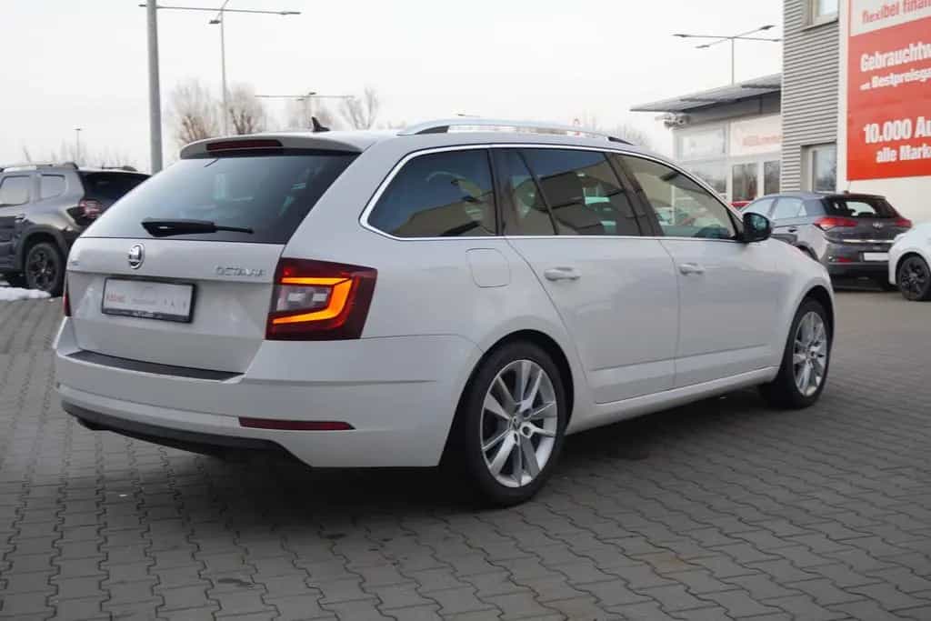 Skoda Octavia Combi 2.0 TSI Style AAC LED Navi SHZ Spo 11/2019-photo-4