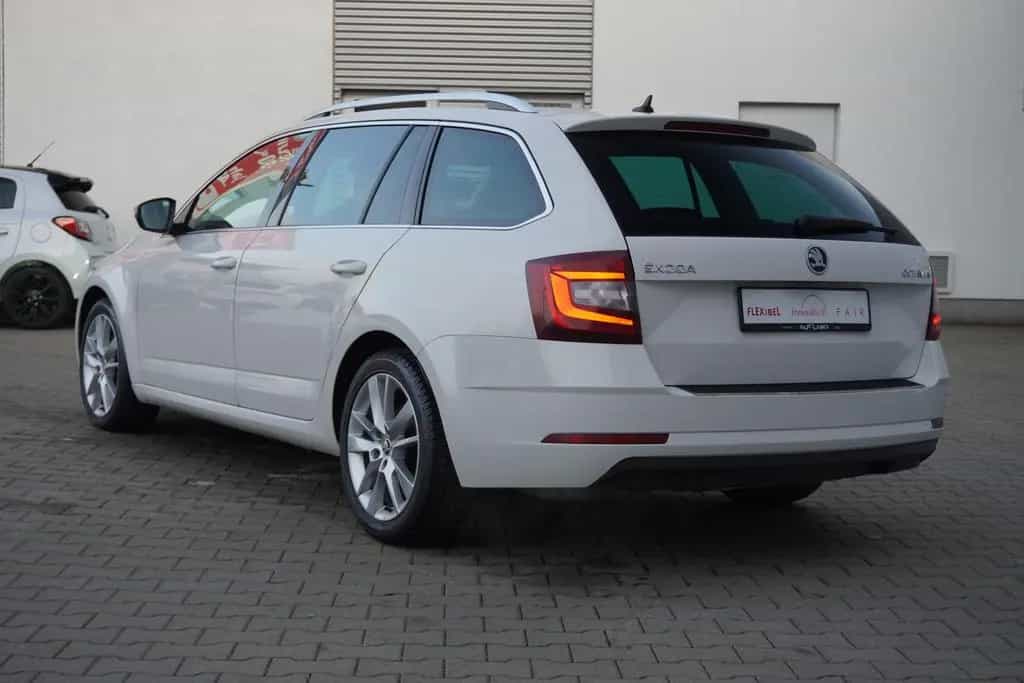 Skoda Octavia Combi 2.0 TSI Style AAC LED Navi SHZ Spo 11/2019-photo-6