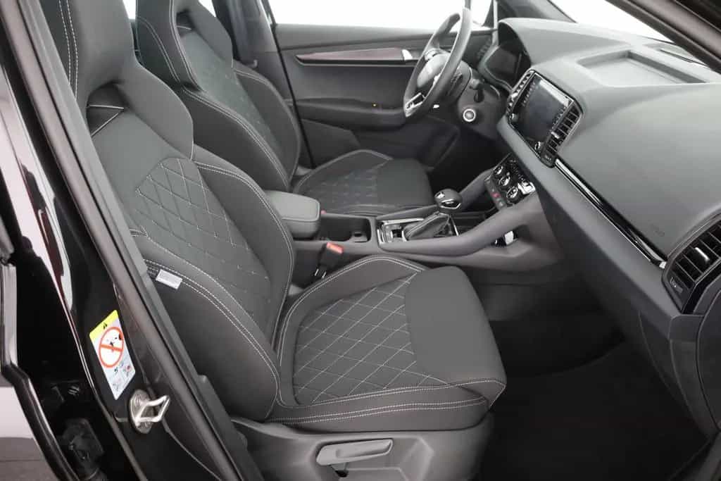 Skoda Karoq Sportline 1.5 TSI DSG Matrix ACC AHK Pano 09/2025-photo-22
