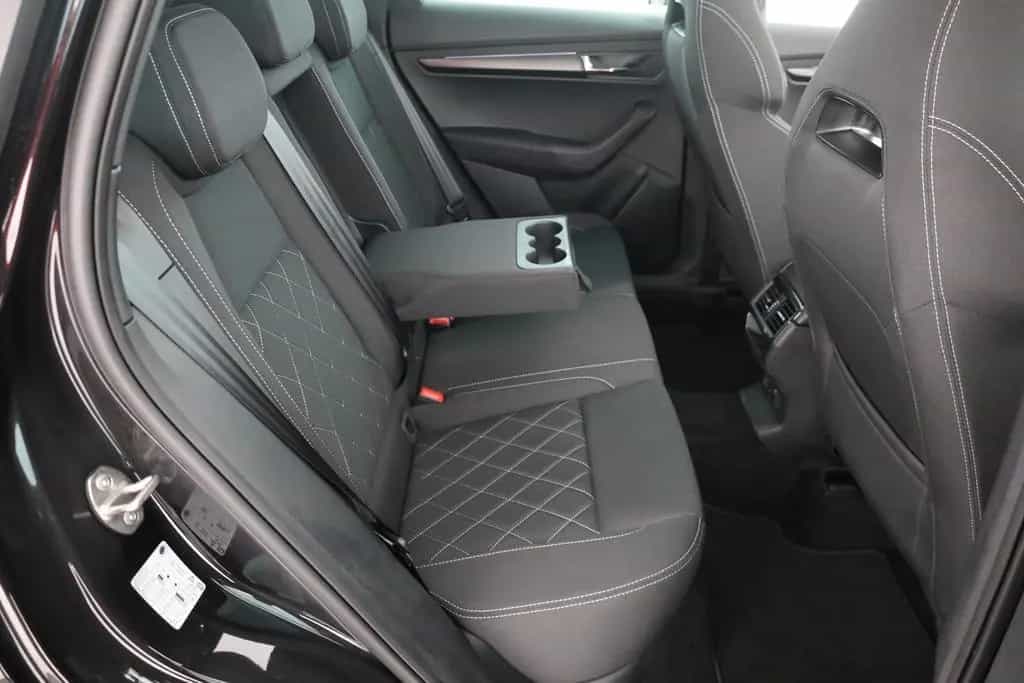 Skoda Karoq Sportline 1.5 TSI DSG Matrix ACC AHK Pano 09/2025-photo-23