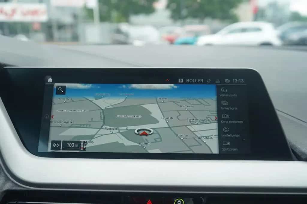 BMW 118 i Advantage LED Navi Tempomat Sitzheizung USB 07/2022-photo-15