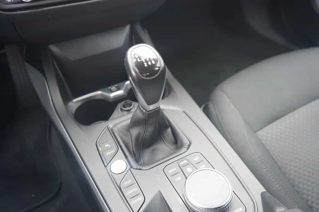 BMW 118 i Advantage LED Navi Tempomat Sitzheizung USB 07/2022-photo-20
