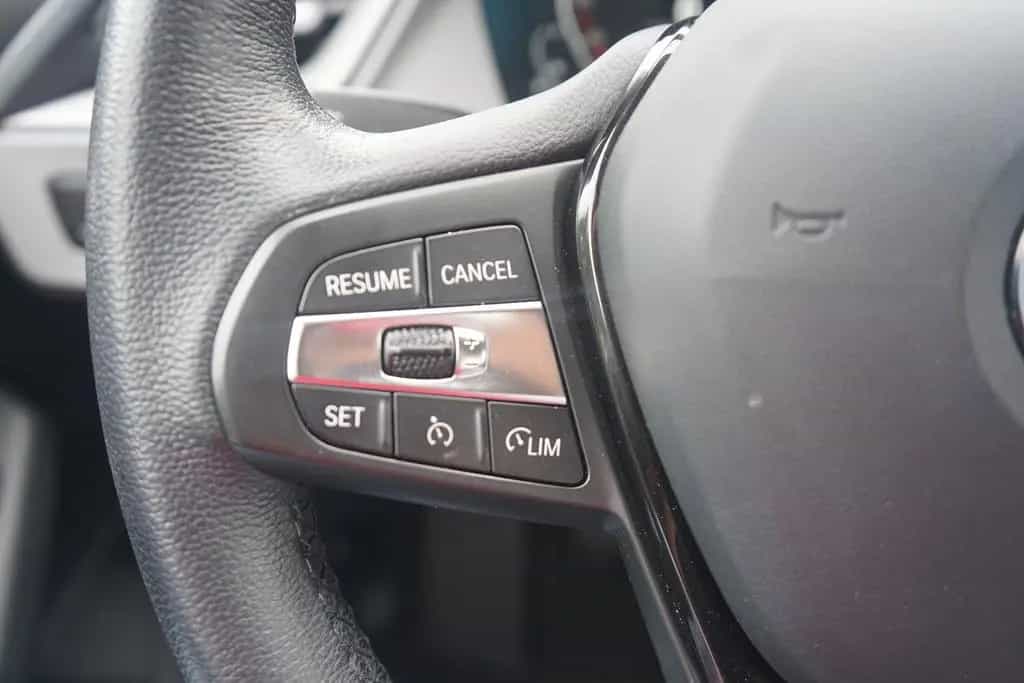BMW 118 i Advantage LED Navi Tempomat Sitzheizung USB 07/2022-photo-24