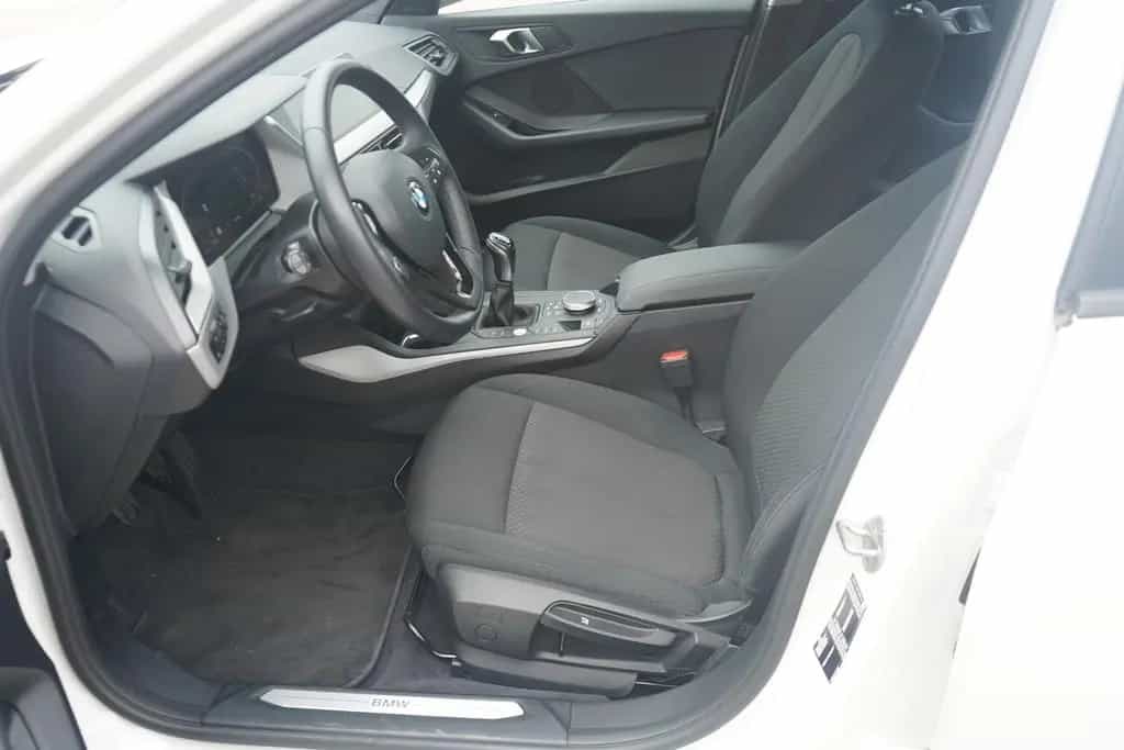 BMW 118 i Advantage LED Navi Tempomat Sitzheizung USB 07/2022-photo-29