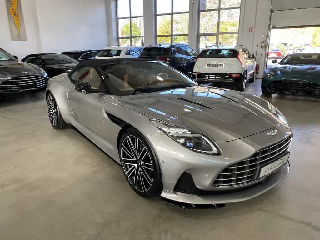 Aston Martin DB12 Volante Q-Special Paint/B&W/Inspire Comfort 04/2024-photo-3