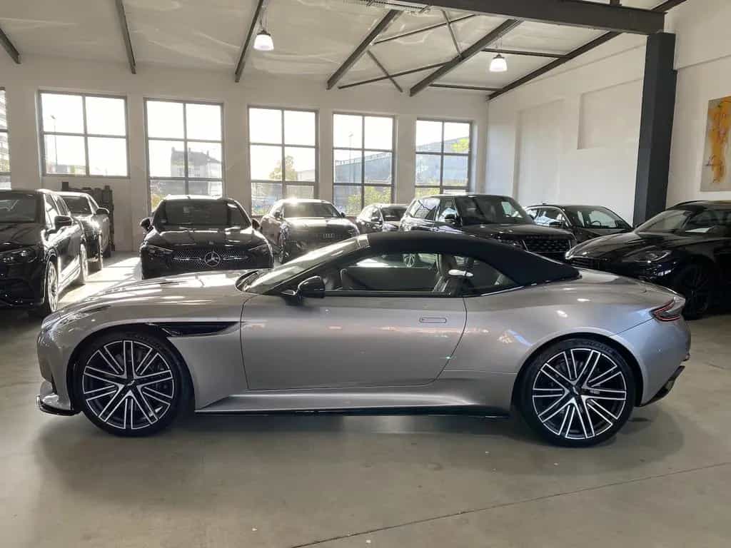 Aston Martin DB12 Volante Q-Special Paint/B&W/Inspire Comfort 04/2024-photo-7