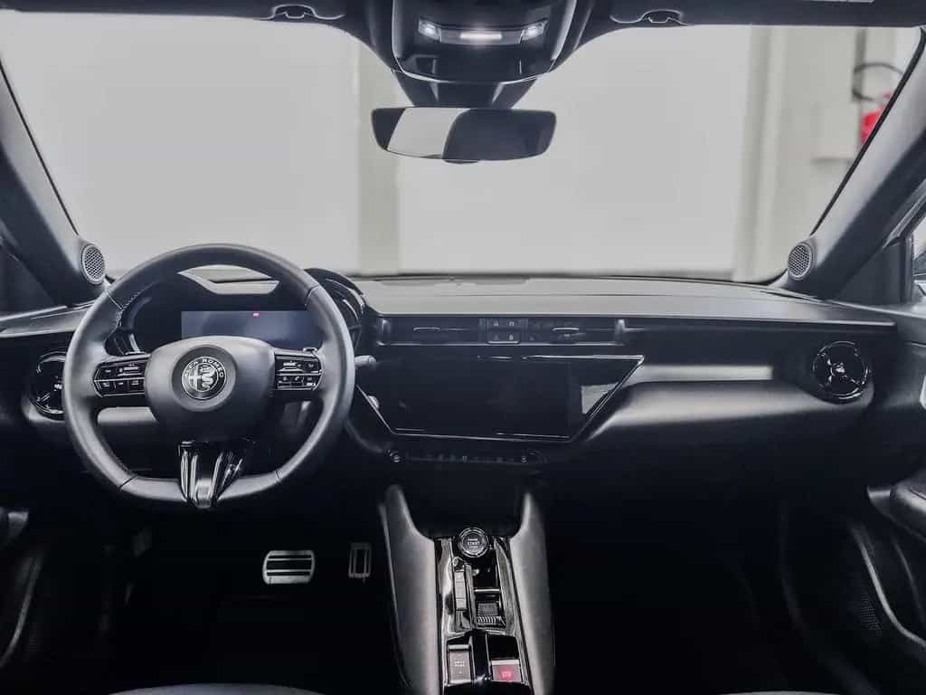 Alfa Romeo Junior SPECIALE IBRIDA MATRIX ACC KEYLESS NAV... 01/2026-photo-13