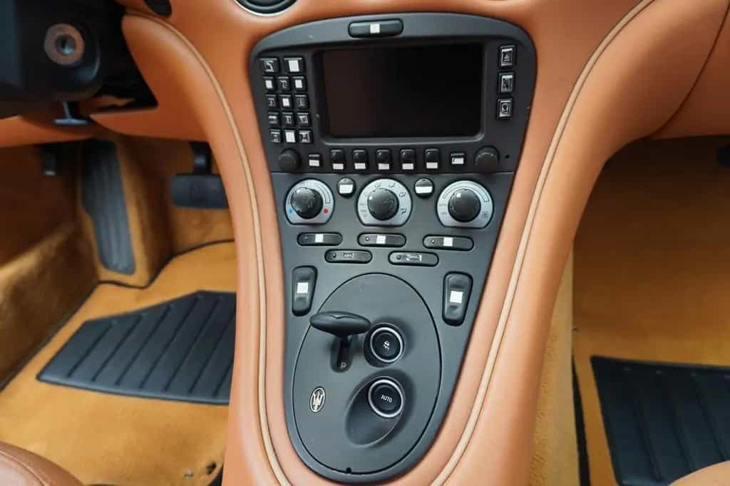 Maserati 4200 GT *Coupe*LEDER*NAVI*Scheckheft* 05/2003-photo-16