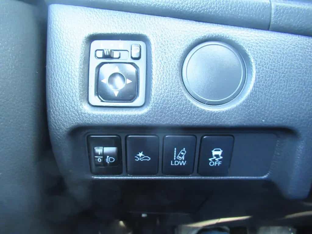 Mitsubishi L200 Doppelkabine 4WD HARDTOP SCHWELLER ALU 05/2020-photo-9