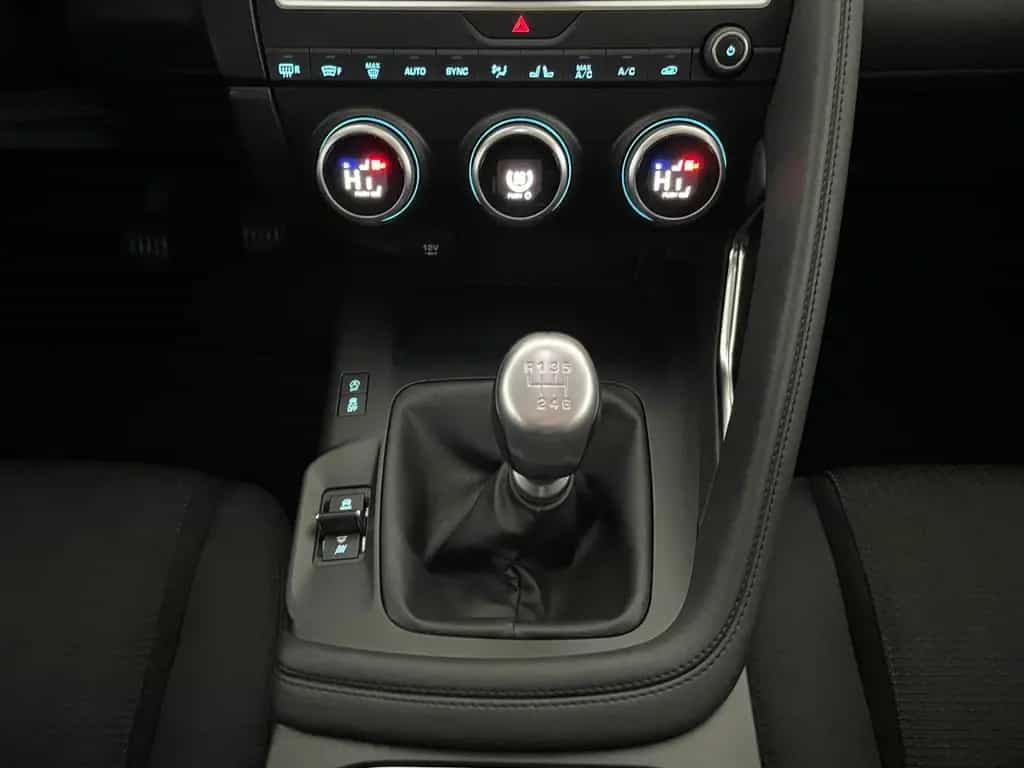 Jaguar E-Pace E-PACE Basis 03/2019-photo-16